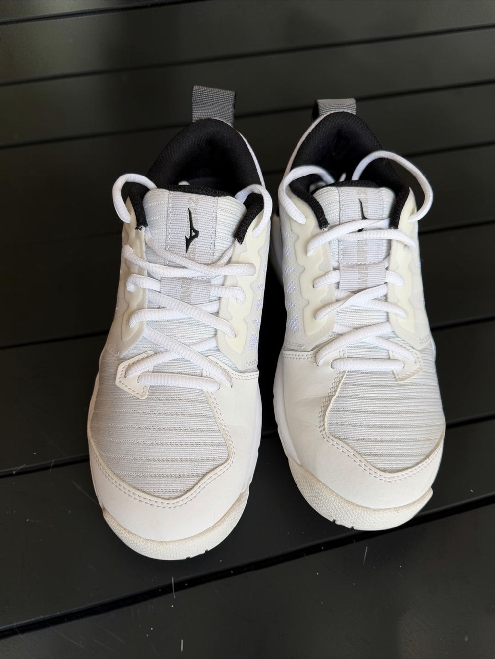 Mizuno Women’s Training Athletic Sneakers (White/Black) - Size 6.5 - Picture 5 of 7